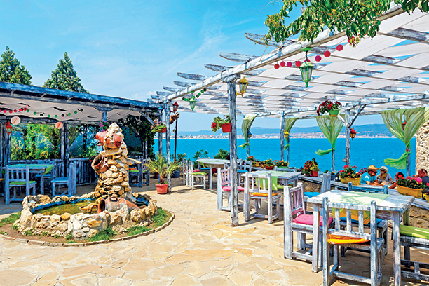 Nesebar s obědem