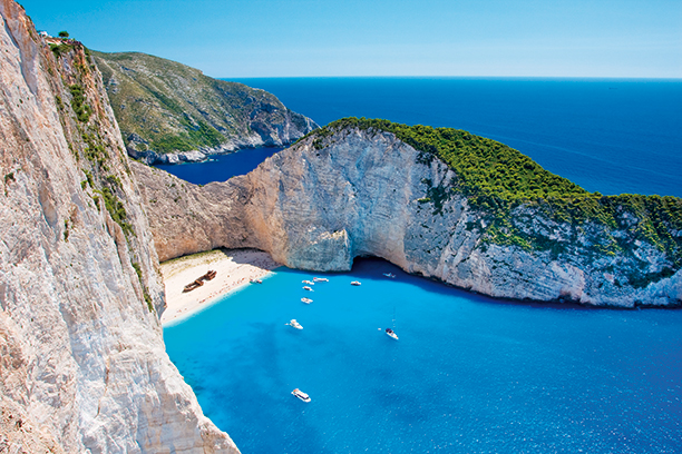 Plavba podél ostrova na pláž Navagio s vrakem lodi