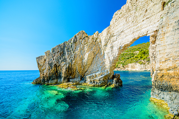 Plavba podél ostrova na pláž Navagio s vrakem lodi